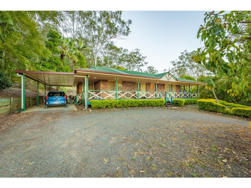 12 Stonehaven Lane, Glass House Mountains QLD 4518