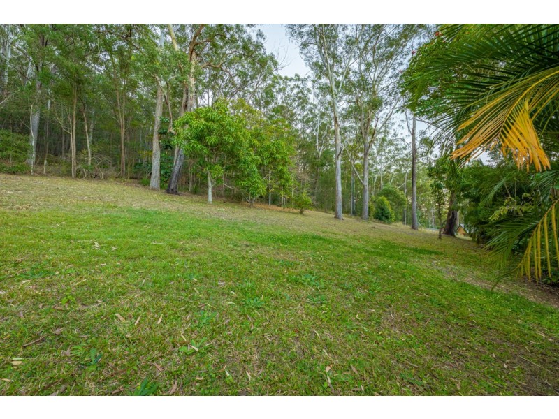 12 Stonehaven Lane, Glass House Mountains QLD 4518