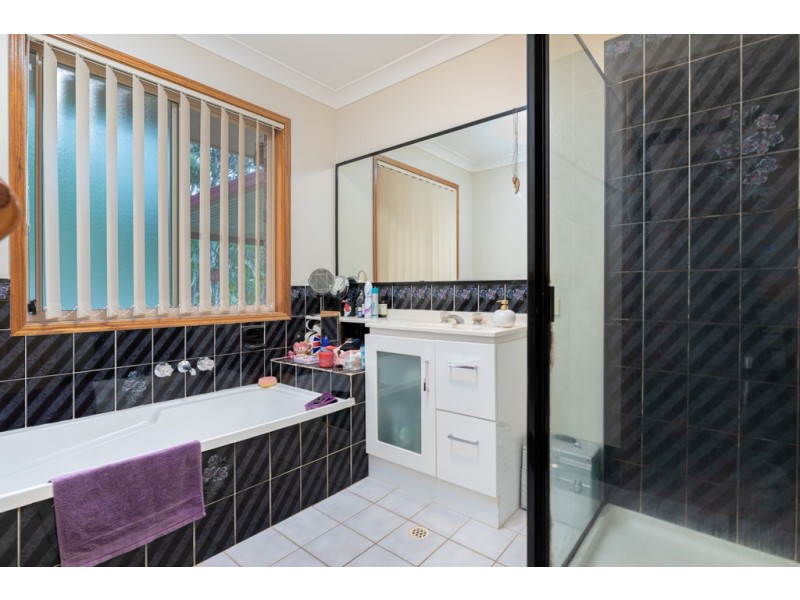 12 Stonehaven Lane, Glass House Mountains QLD 4518