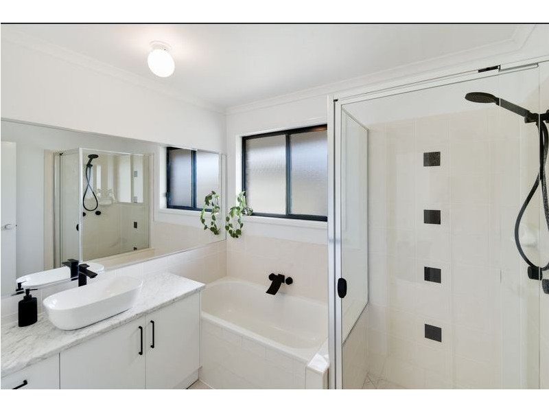 8 Tutt Court, Landsborough QLD 4550