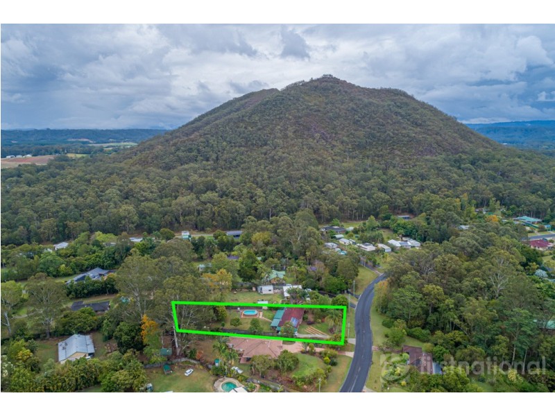 8 Carnarvon Drive, Beerwah QLD 4519