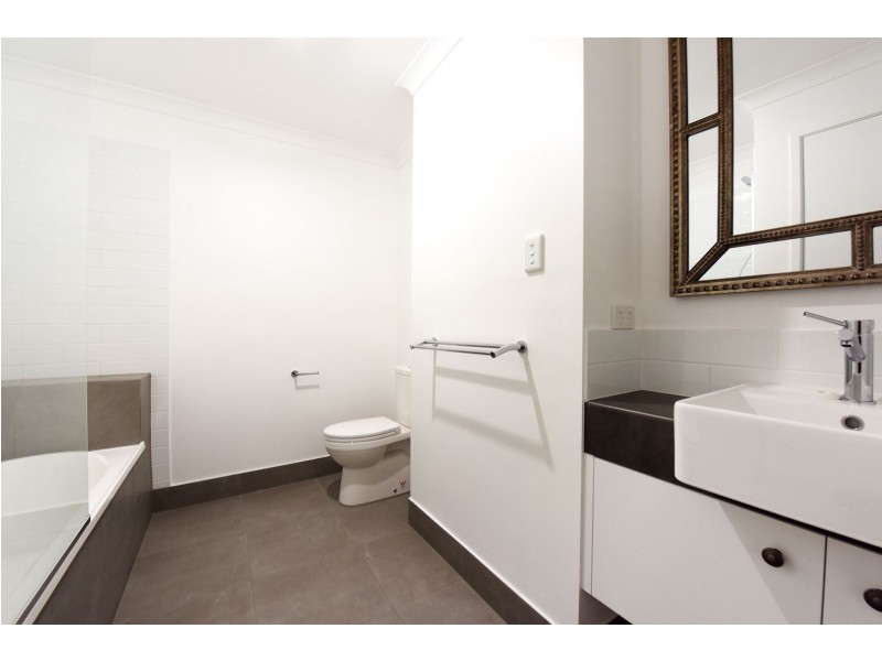 2/20 Swan Street, Beerwah QLD 4519