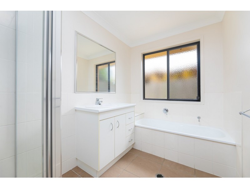 10 Woodhaven Place, Glass House Mountains QLD 4518