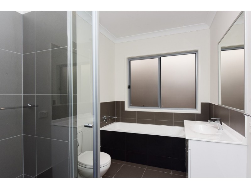 1 Millbrook Cct, Beerwah QLD 4519