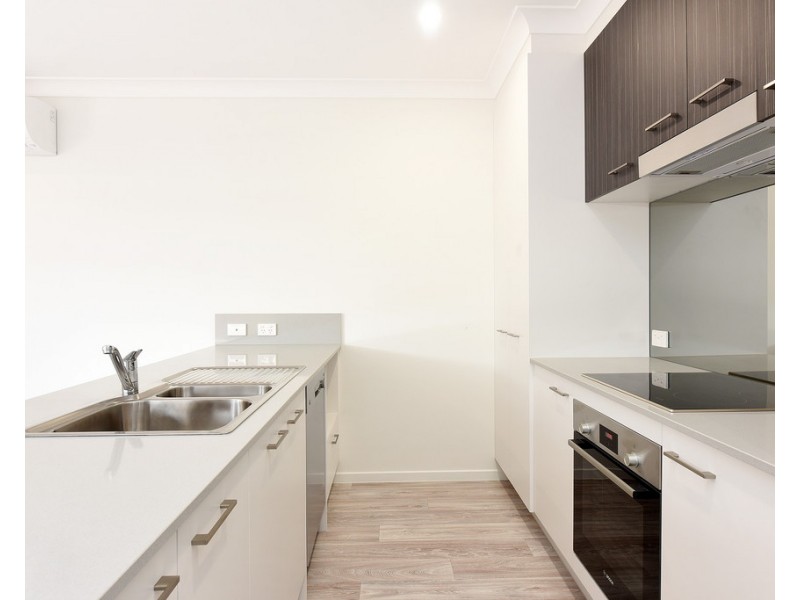 36 Millbrook Cct, Beerwah QLD 4519