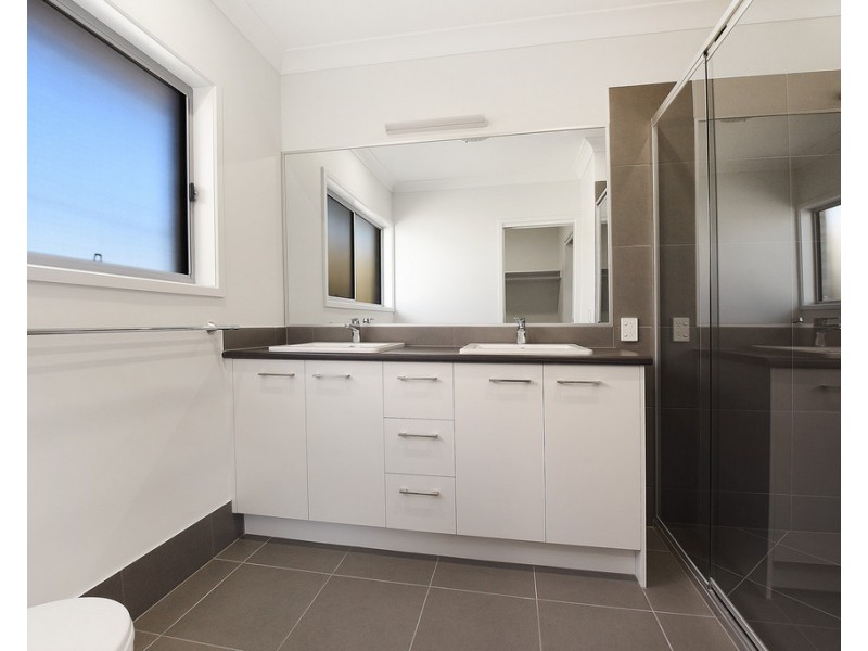 36 Millbrook Cct, Beerwah QLD 4519