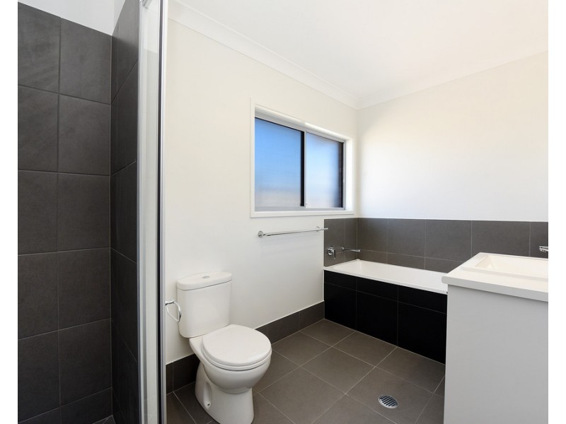 36 Millbrook Cct, Beerwah QLD 4519