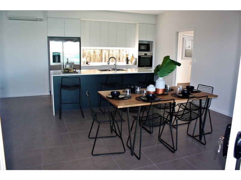 16 Cane Place, Palmview QLD 4553