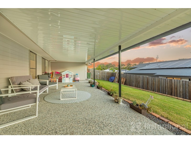 4 Mellumbrook Drive, Landsborough QLD 4550