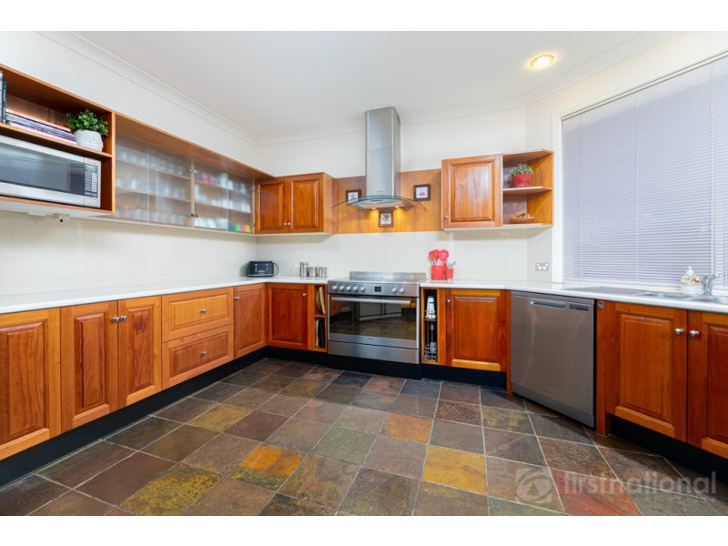 180 Barrs Road, Glass House Mountains QLD 4518