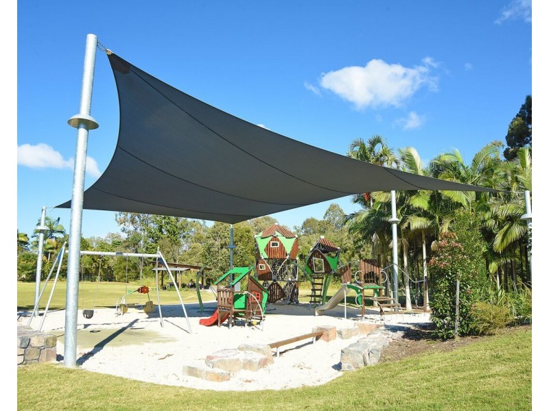 8/23 Railway Parade “Platinum Court”, Glass House Mountains QLD 4518