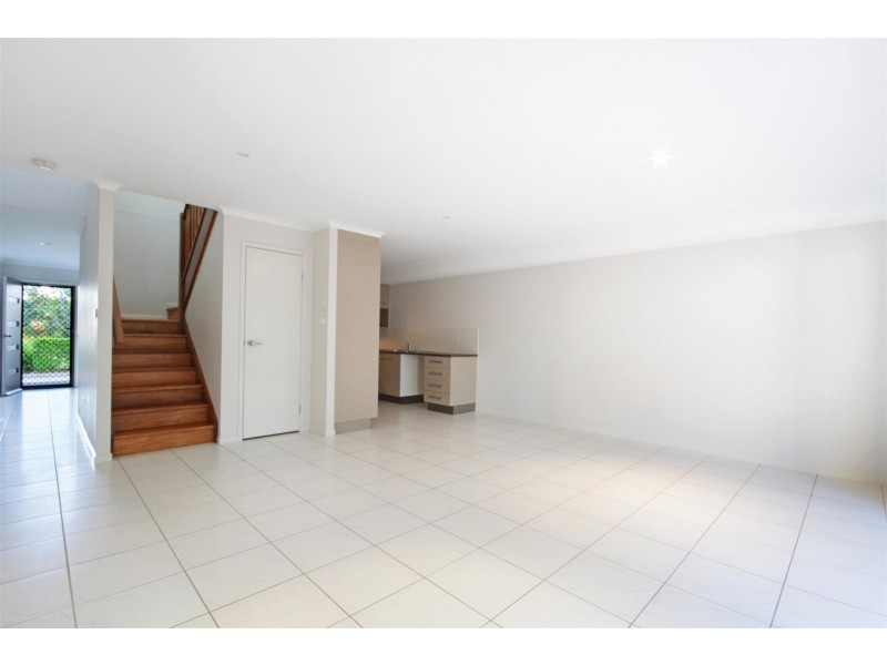 1,2,3,4/24 Simpson Street, Beerwah QLD 4519