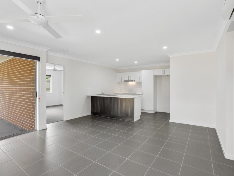 2/15 Swan Street, Beerwah QLD 4519