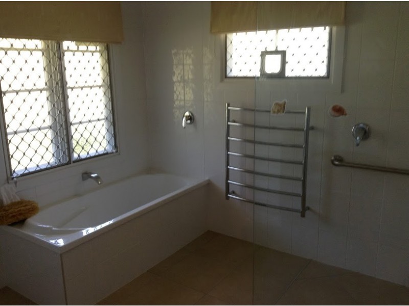 1876 Steve Irwin Way, Landsborough QLD 4550