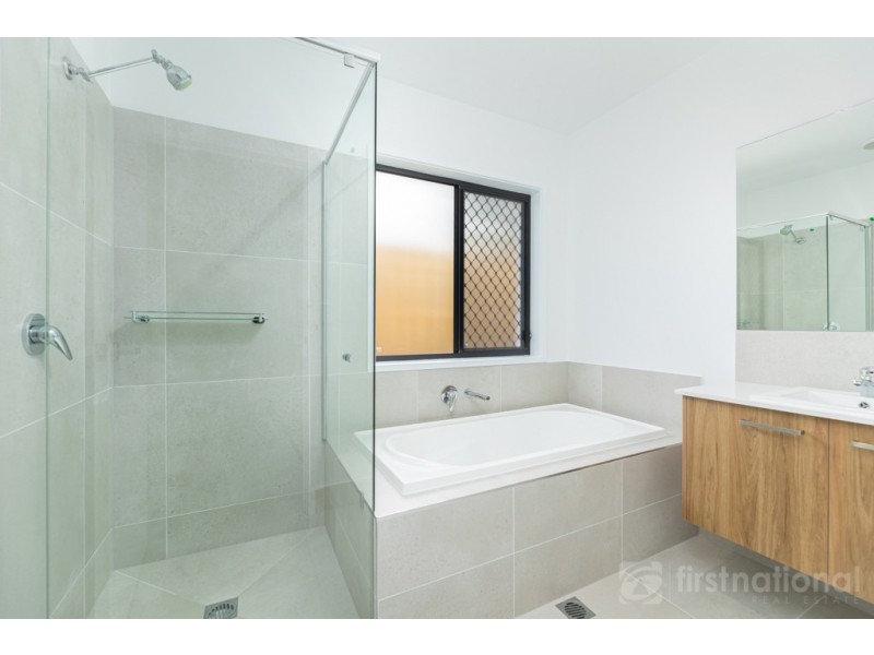 5/23 Railway Parade, Glass House Mountains QLD 4518