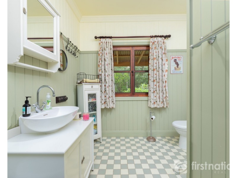 78 Allan Avenue, Glass House Mountains QLD 4518