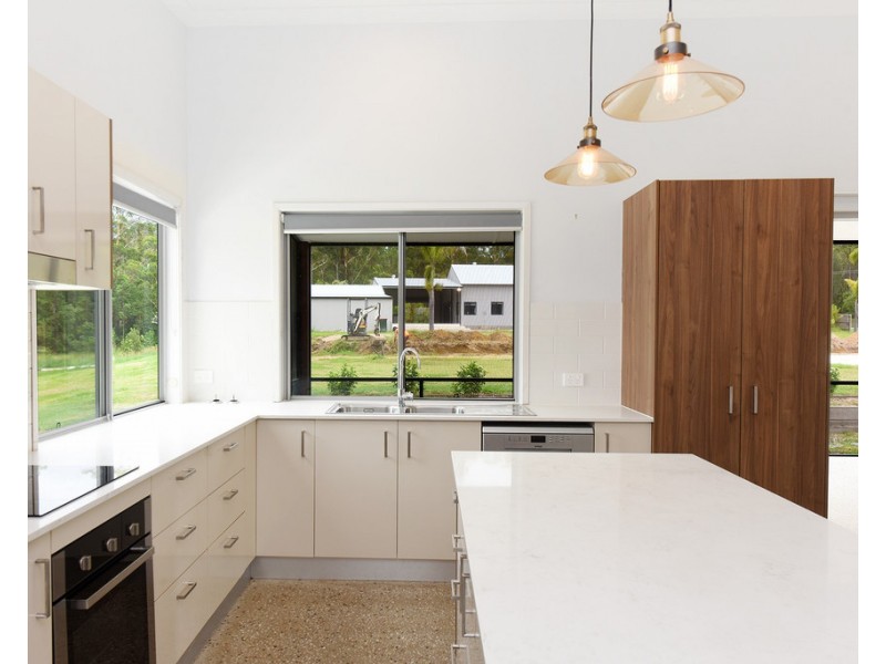 38 Thompson Road, Beerwah QLD 4519