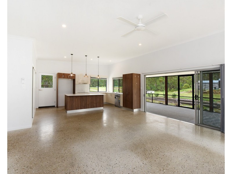 38 Thompson Road, Beerwah QLD 4519