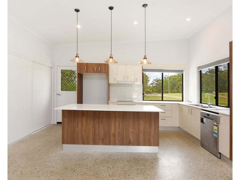 38 Thompson Road, Beerwah QLD 4519