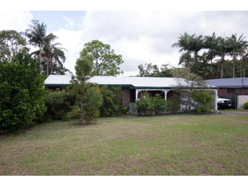 8 Jolly Crescent, Beerwah QLD 4519