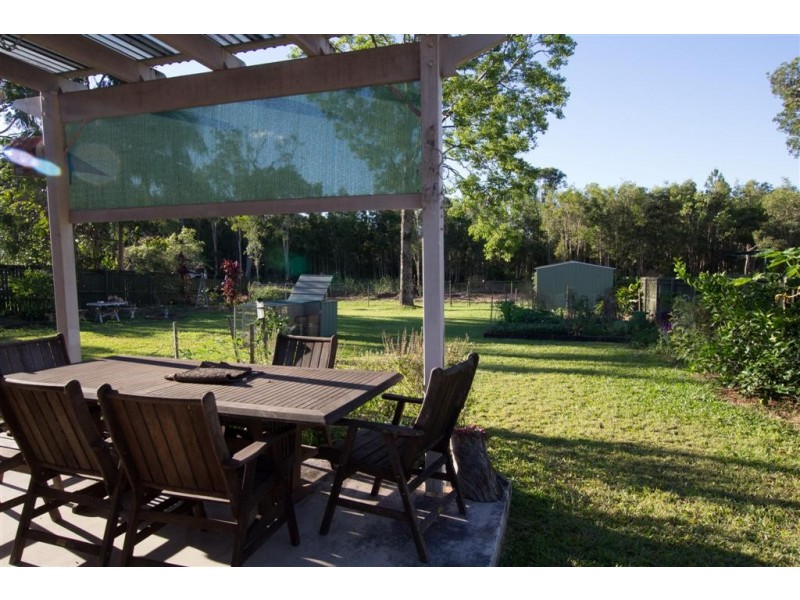 8 Jolly Crescent, Beerwah QLD 4519