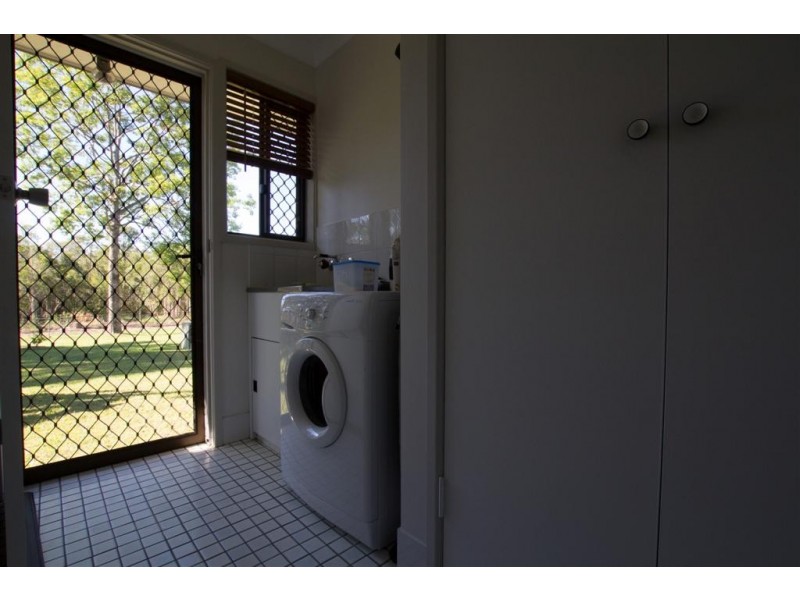 8 Jolly Crescent, Beerwah QLD 4519