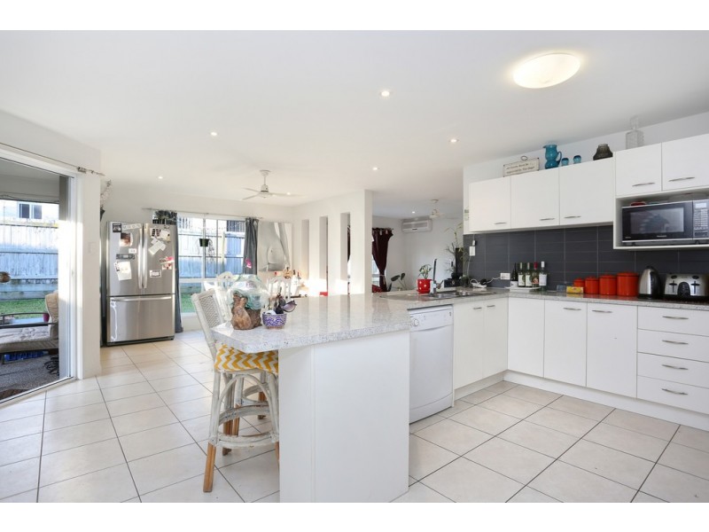 6 Coastal Ave, Beerwah QLD 4519