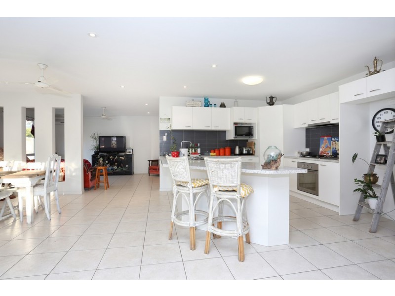 6 Coastal Ave, Beerwah QLD 4519