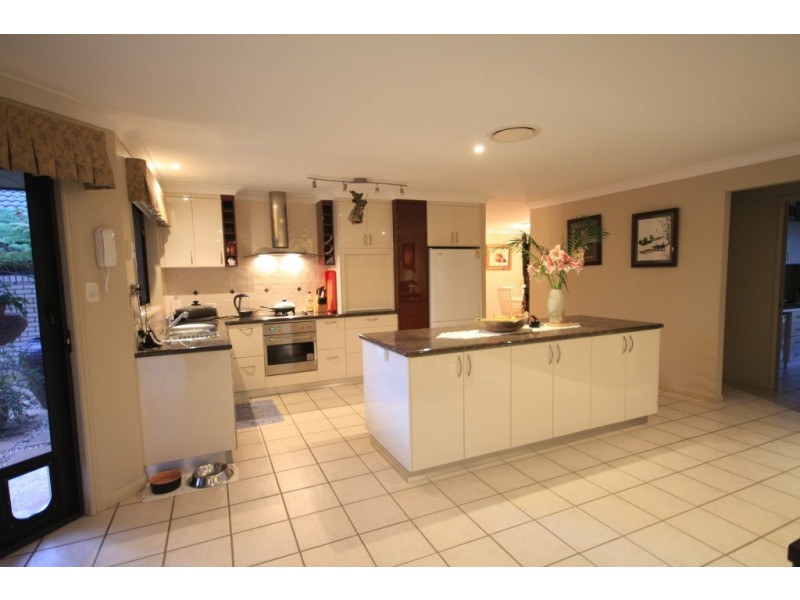 2 Quinto Court, Beerwah QLD 4519