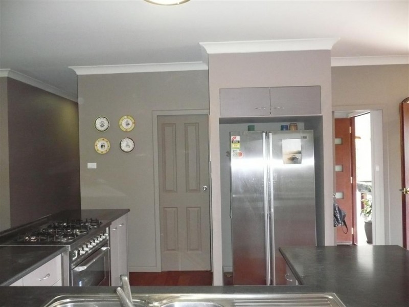 28 Clearview Drive, Glass House Mountains QLD 4518