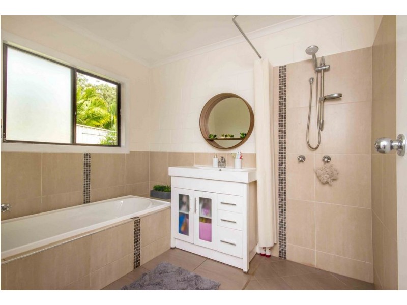 19 Crittenden Road, Glass House Mountains QLD 4518