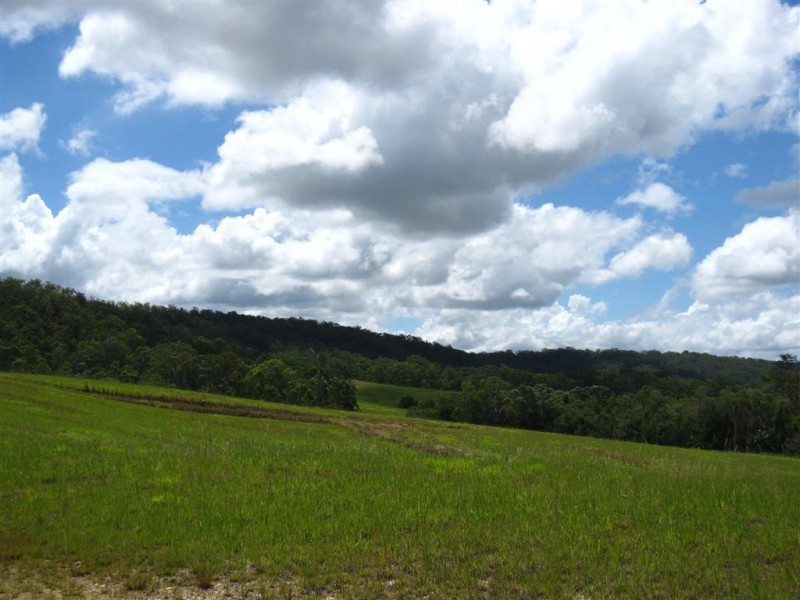 32 Stokes Road, Beerwah QLD 4519