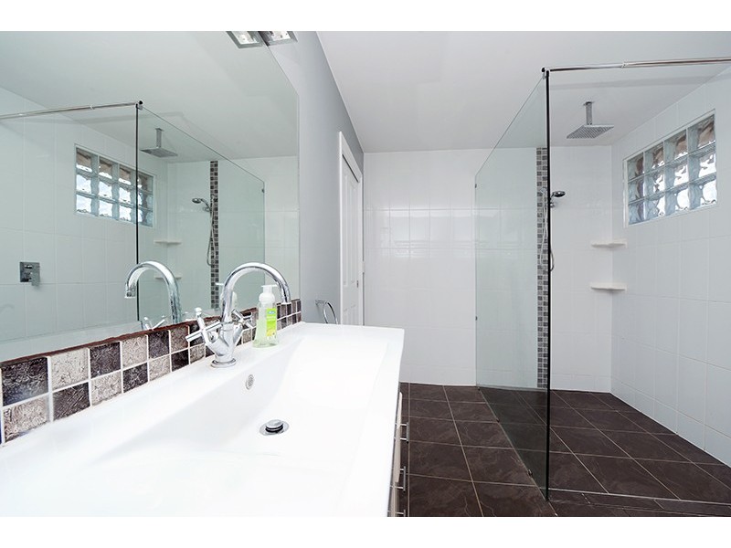 70 Sahara Road, Glass House Mountains QLD 4518