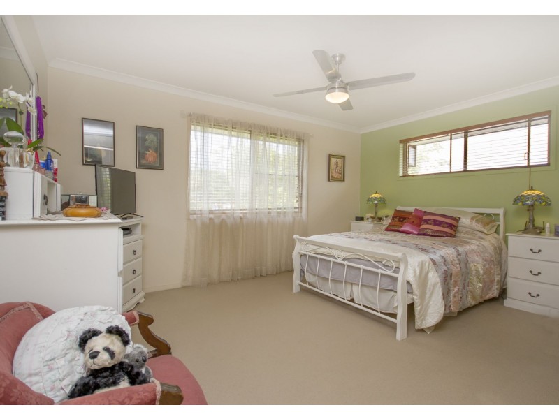 8 Greenview Avenue, Beerwah QLD 4519