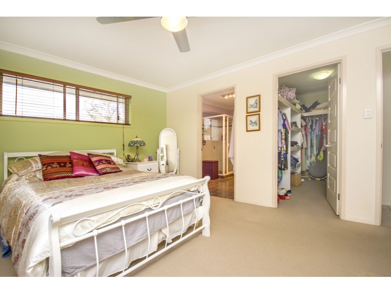 8 Greenview Avenue, Beerwah QLD 4519