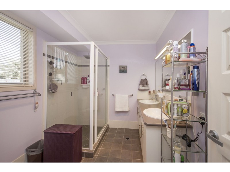 8 Greenview Avenue, Beerwah QLD 4519