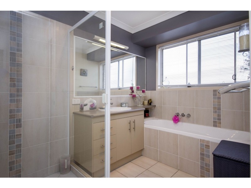 8 Greenview Avenue, Beerwah QLD 4519