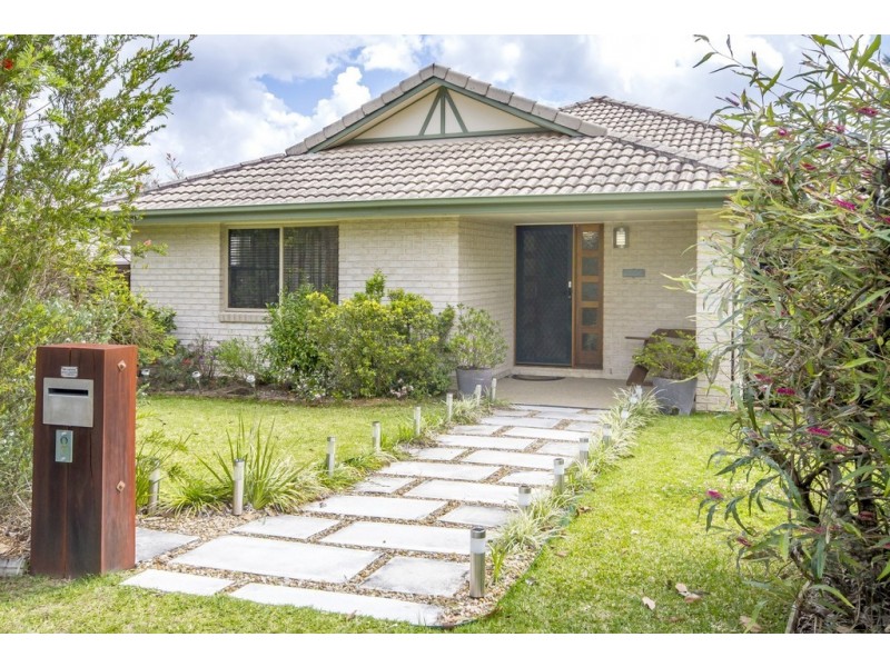 8 Greenview Avenue, Beerwah QLD 4519