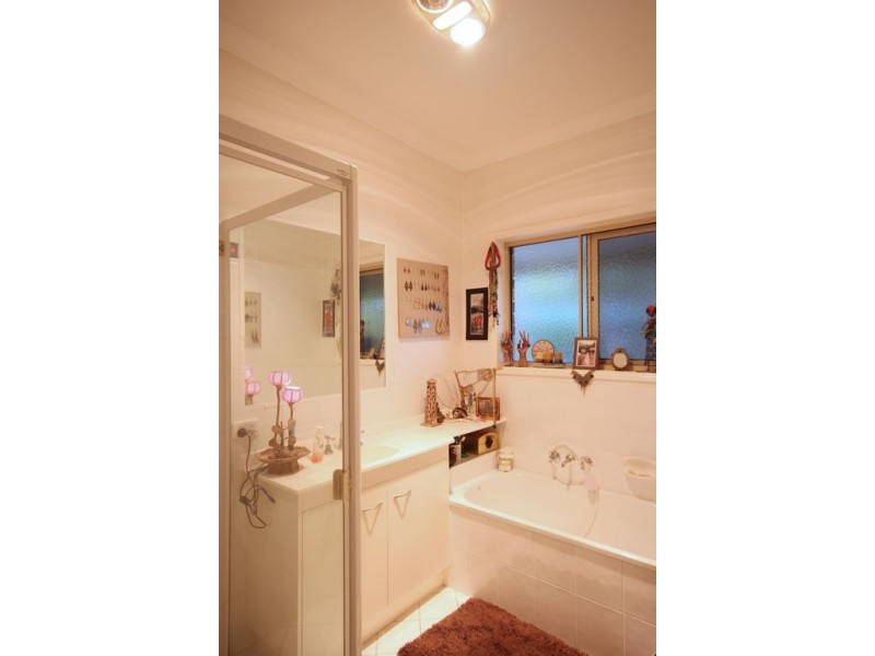 28 Hillside Road, Glass House Mountains QLD 4518