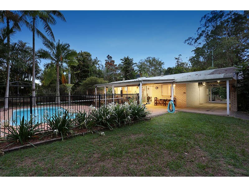 36 Bell Rd, Glass House Mountains QLD 4518