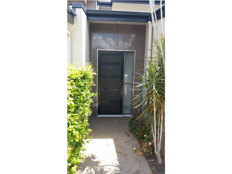 2/24 Simpson Street, Beerwah QLD 4519
