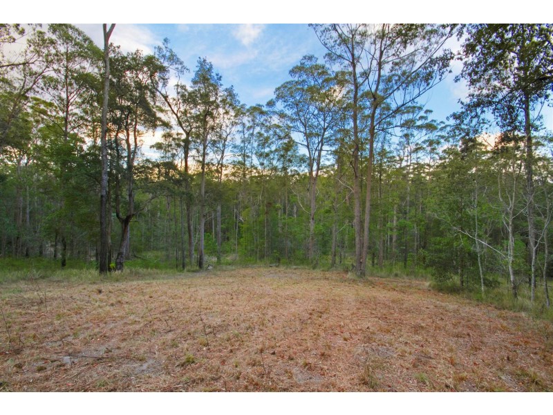 86 Calderwood Road, Landsborough QLD 4550