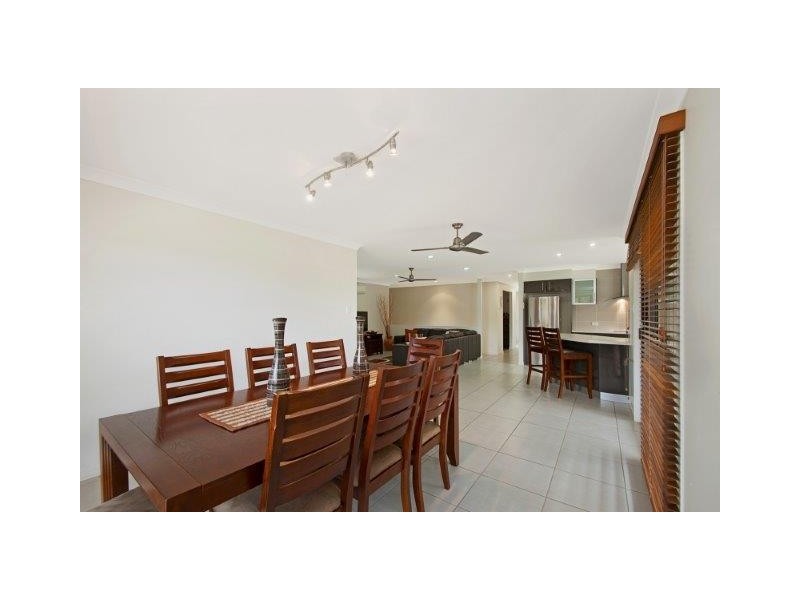 4 Sapphire Court, Beerwah QLD 4519
