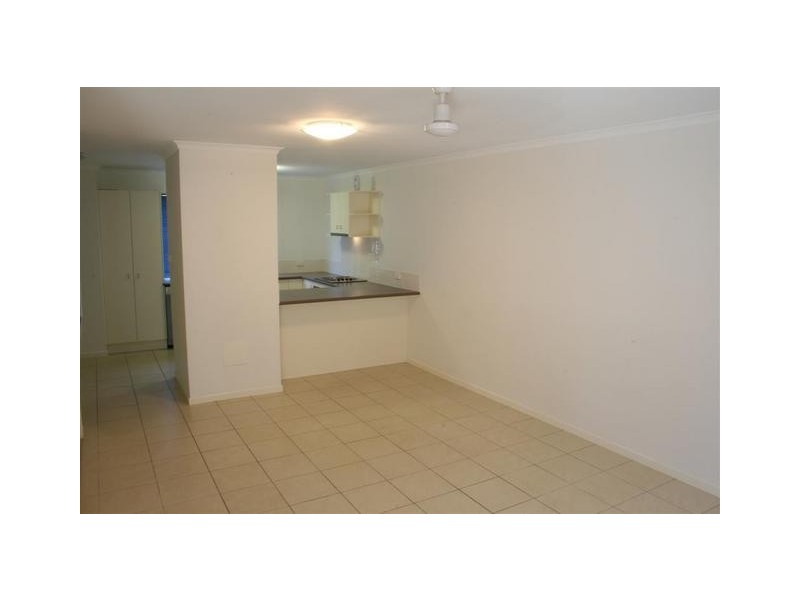 11/2a Swan Street, Beerwah QLD 4519