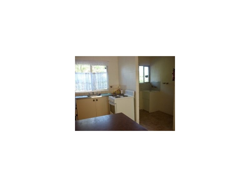 2/3 Nichols Avenue, Beerwah QLD 4519