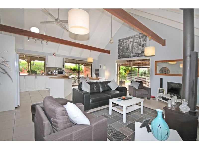 11 Littles Road, Glass House Mountains QLD 4518