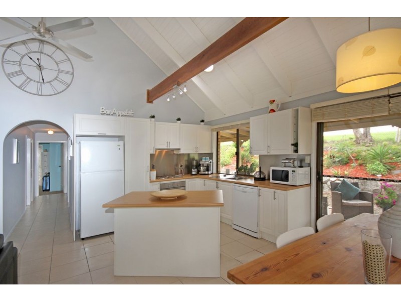 11 Littles Road, Glass House Mountains QLD 4518