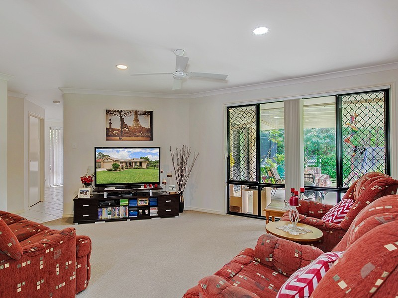 21 White Gums Street, Landsborough QLD 4550