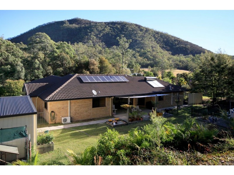 2 Bloomfield Place, Beerwah QLD 4519