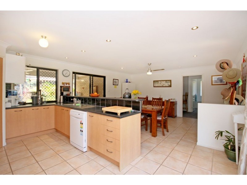 2 Bloomfield Place, Beerwah QLD 4519
